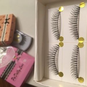 4 Pairs Mid-Long Natural Look Black False Glue On